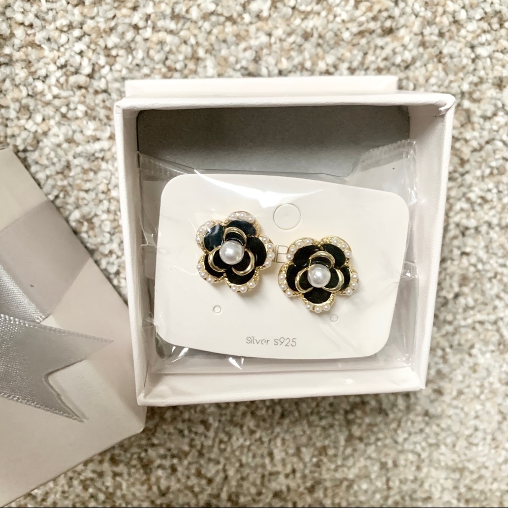Floral & pearl earrings s925